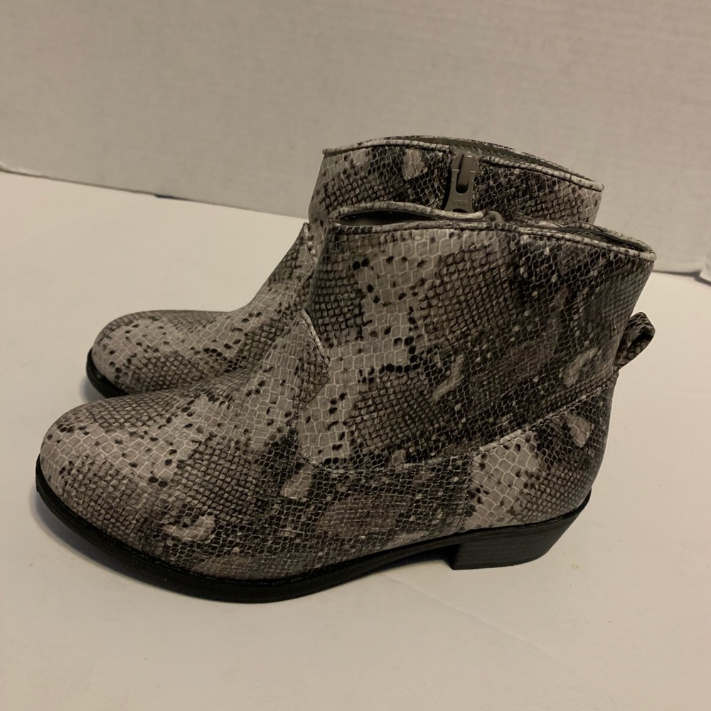 Girls' Graciela Snake Print Western Ankle Boots - - Picture 3 of 7